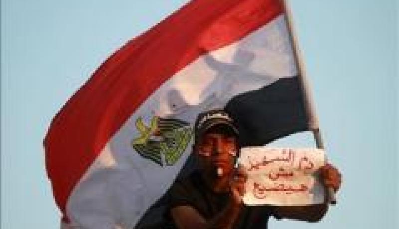 نشطاء مصريون يضربون عن الطعام من أجل تطبيق قانون العزل السياسي