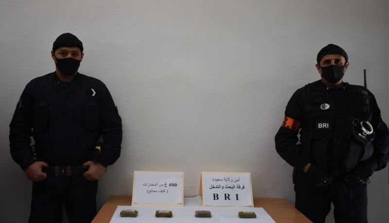 توقيف مروجي المخدرات وحجز 4 صفائح كيف في سعيدة