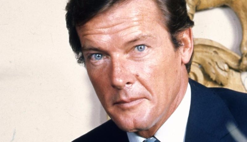 وفاة بطل أفلام جيمس بوند