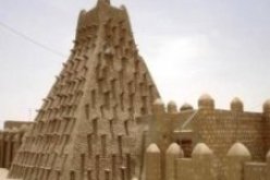 الجماعات الإسلامية المسلحة تهدم ضريحين آخرين بتمبكتو شمال مالي