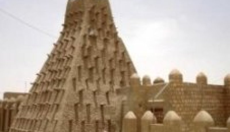 الجماعات الإسلامية المسلحة تهدم ضريحين آخرين بتمبكتو شمال مالي