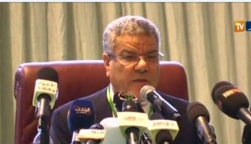 انطلاق أشغال المؤتمر العاشر للأفلان بالقاعة البيضاوية وسط مناوشات كلامية