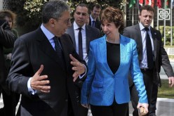 اشتون تناقش مع عمرو موسى عقد قمة ثلاثية اوروبية-عربية-افريقية