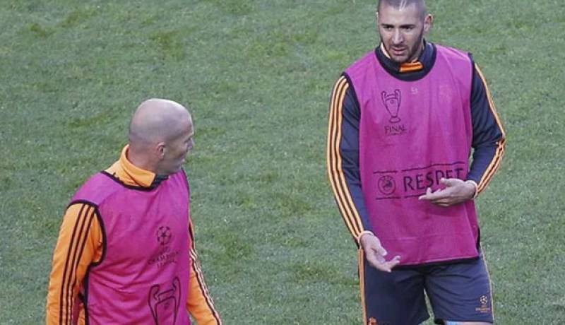 زيدان يدافع عن بن زيمة و يطالب بعدم ايقافه