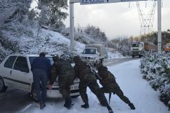 بالصور..الجيش يفك العزلة على المواطنين بولايتي البويرة وتيزي وزو