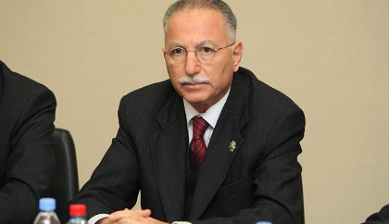 إحسان أوغلي يقول أن العالم الإسلامي بحاجة إلى منبر إعلامي فضائي عابر للحدود
