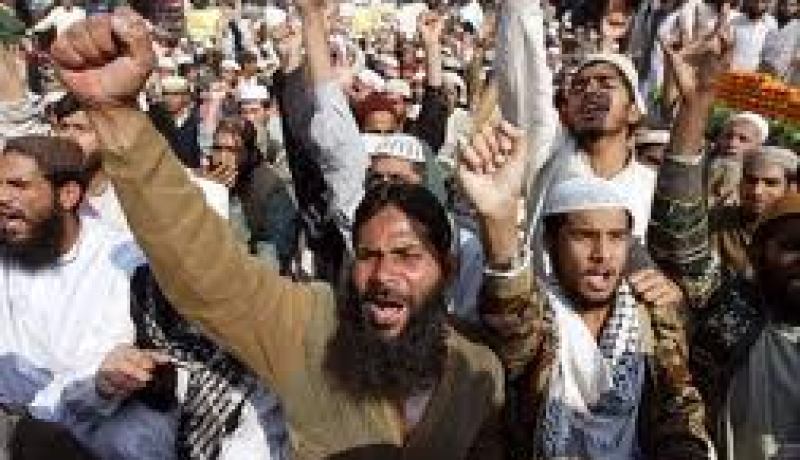 مظاهرات حاشدة في أفغانستان احتجاجا على نشر رسوم كاريكاتورية مسيئة للرسول الكريم بفرنسا