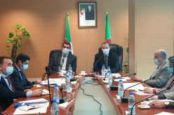 رزيق يجتمع مع الإطارات المركزية للوزارة لمناقشة ما تضمنه قانون المالية لسنة 2021