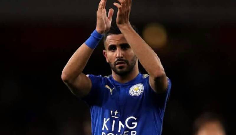 “محرز” يودع جماهير “ليستر سيتي” !