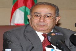 لعمامرة لا يمارس ديبلوماسية البارلور