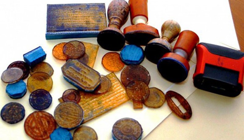 تفكيك شبكة وطنية مختصة في تزوير أختام الدولة بعنابة