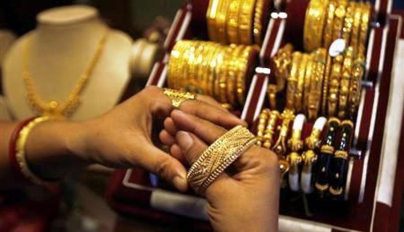 التماس 6 أشهر حبسا لسيدة سرقت مجوهرات صديقتها في الشراڤة