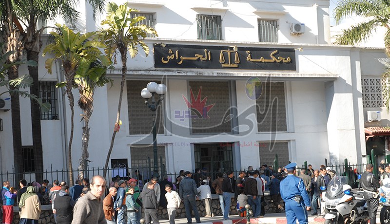 مستفيد من العفو الرئاسي يطعن فتاة ويسرق أخرى ويشوّه وجه تلميذ في باب الزوار