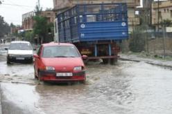 تسجيل حادثي مرور وسيول الأمطار تغمر أنسجة عمرانية وخلل كهربائي ببسكرة