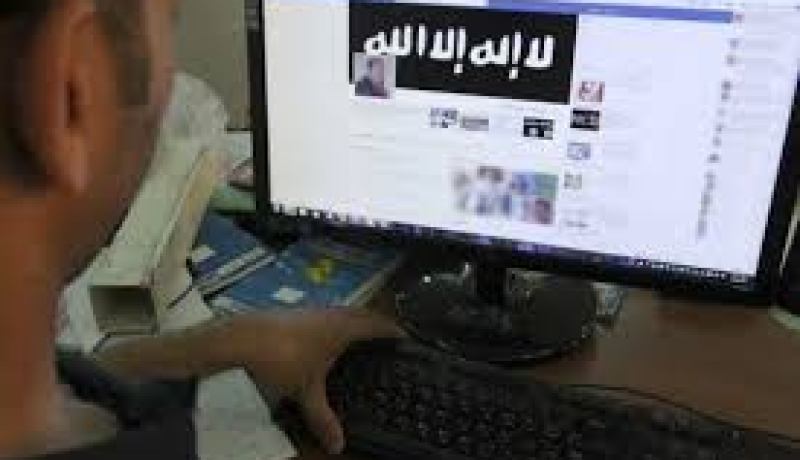 إسماعيل شرقي يدعو إلى وضع حد للإشادة بالإرهاب على شبكة الانترنيت