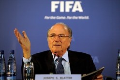 بلاتر: قطر ستستضيف كأس العالم 2022