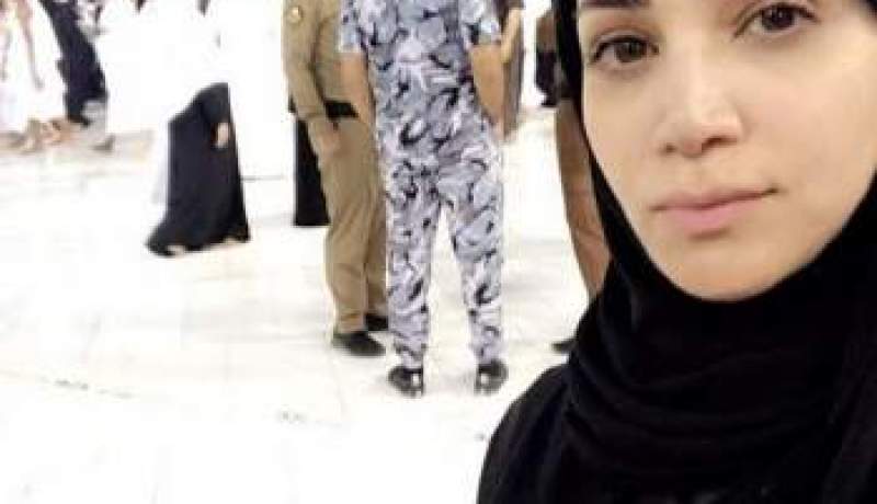 ديانا حدّاد تؤدّي مناسك العمرة