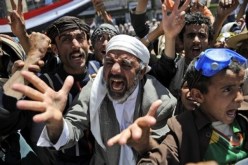 اشتباكات بين الجيش اليمني والحرس الجمهوري والمحتجون يستعدون ليوم حشد جديد