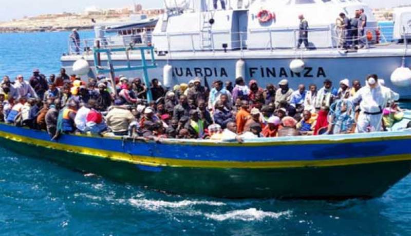 إغاثة 1400 مهاجر في البحر المتوسط