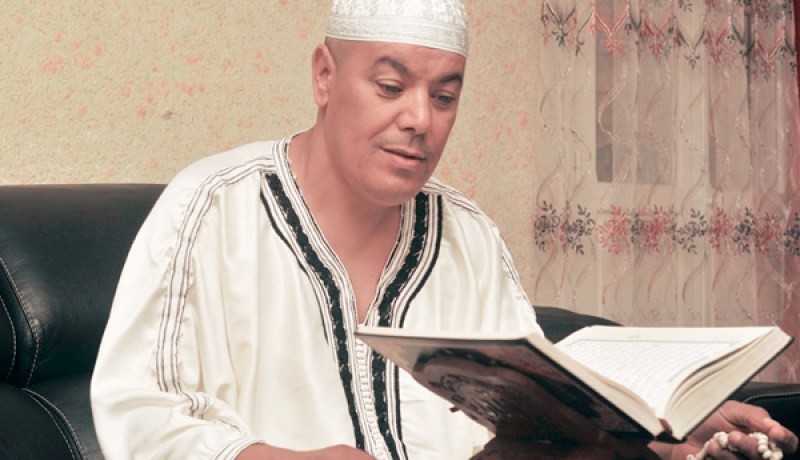 الشاب أنور يرتب أوراقه لاعتزال الغناء وعبدو وحسني في الطريق