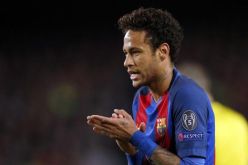 بالفيديو.. نيمار يسجل هدفا خياليا في مرمى فوق مبنى مرتفع