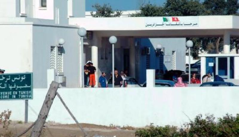 200 عائلة تونسية تدخل التراب الجزائري وتطالب باللجوء السياسي