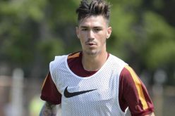 ميلان يغري رومانيولي بقميص الأسطورة نيستا