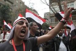 علماء وشيوخ قبائل يمنيون يصعدون الضغوط على صالح وحشود ضخمة تشيع ضحايا الجمعة