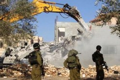 الاحتلال الصهيوني يهدم 3 منازل لاستشهاديين فلسطينيين