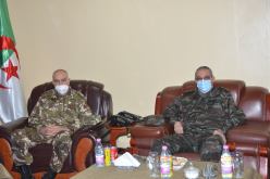 اللواء أعثامنية عمار يزور الناحية العسكرية السادسة بتمنراست