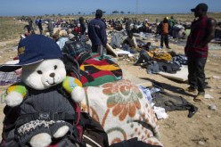 السلطات التونسية تترقب عمليات نزوح واسعة للاجئين الفارين من ليبيا