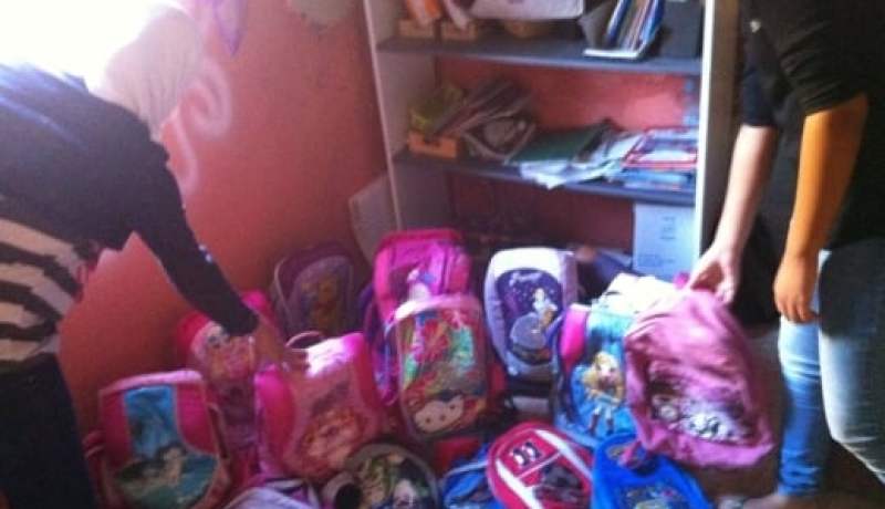 الهلال الأحمر الجزائري يوزع 1060 محفظة لفائدة التلاميذ المعوزين بتيارت