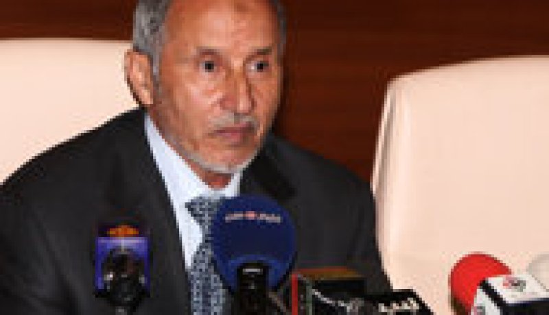 عبد الجليل يتوقع تأجيل انتخابات ليبيا