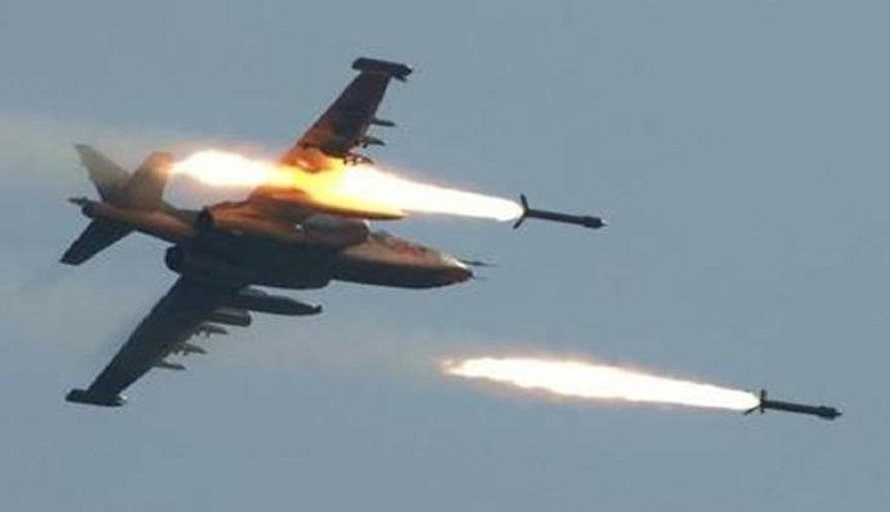 طيران التحالف يشن 3 غارات على مقر القوات المسلحة في صنعاء