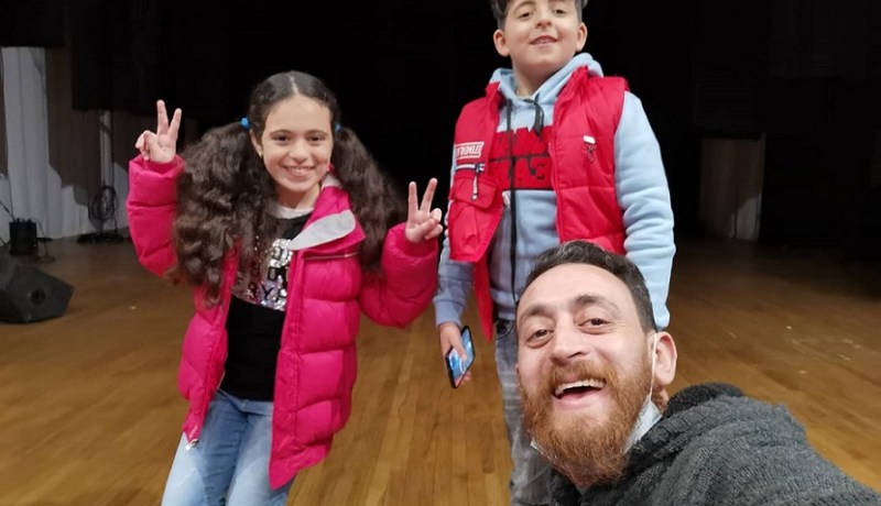 زوبير بلحر ينشر صورة جديدة مع أطفاله: وتستمر الحياة