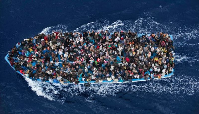خفر السواحل الايطاليون يخشون موت مئات المهاجرين قبالة ليبيا
