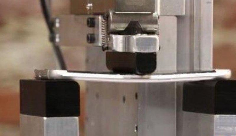 بالفيديو  إختبار الإنحناء للـ جلاكسى S6 والآيفون 6 بلس