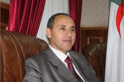 عز الدين ميهوبي يشدد على وضع قانون لتنظيم سوق الكتاب