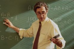 كاد المعلّم أن يكون رسولا 5 صفات يجب أن يتحلى بها المعلّم