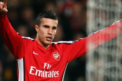 فان بيرسي وقع ليوفنتوس