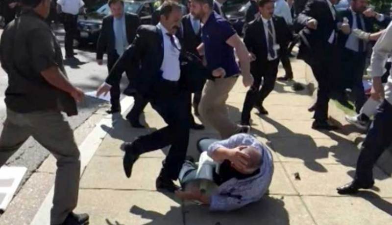 أمريكا تقرّر تجميد بيع الأسلحة إلى حرس أردوغان