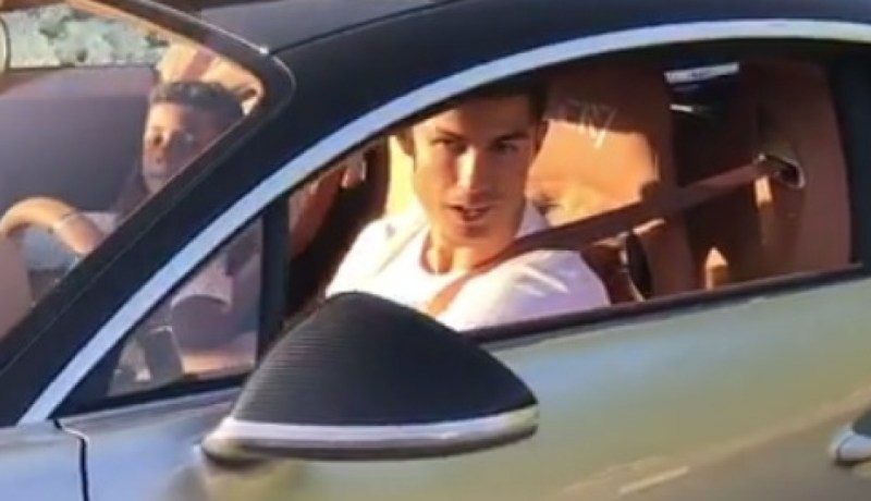 بالصور والفيديو.. رونالدو: ” وحش جديد في المنزل” !