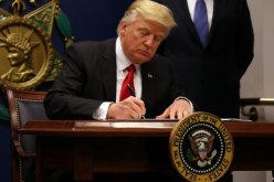 محكمة إستئناف أمريكية تنظر في دعوى ضد قرار ترامب حول حظر السفر