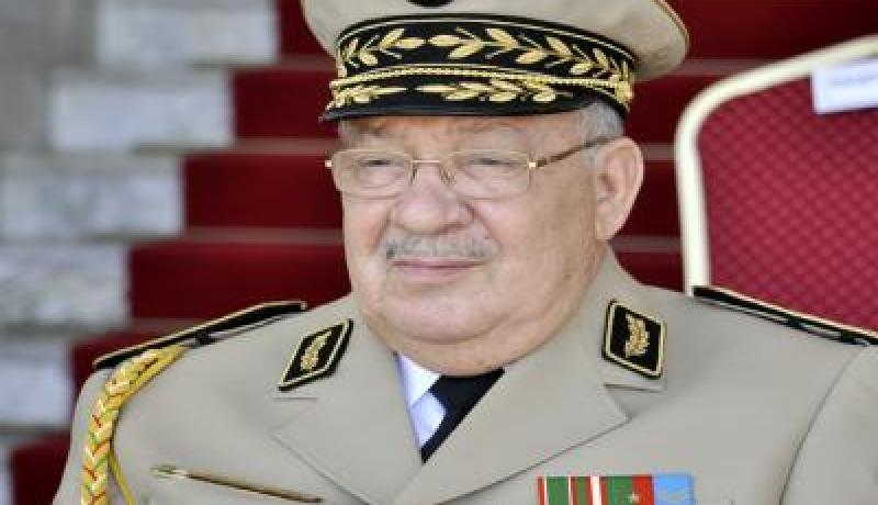القايد صالح يثمن جهود وحدات الناحية العسكرية الرابعة في مجال تأمين الحدود الوطنية