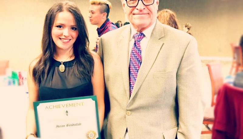 بالصور.. إكرام تتحصل على منحة للدراسة في جامعة بنيويورك