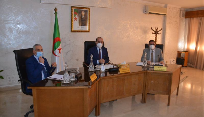 عقد إجتماع تنسيقي معهم حول عدد من الملفات الراهنة.. هذه أهم أوامر وزير الداخلية للولاة