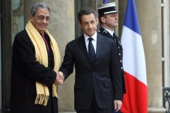 عمرو موسى ينتقد قصف التحالف الدولي للمدنيين في ليبيا