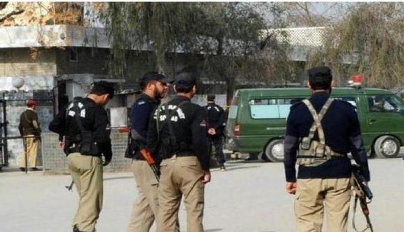 اعتقال 42 شخصا خلال حملة أمنية في مدينة بيشاور الباكستانية