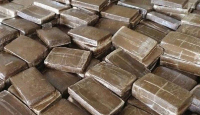 العثور على 6 طرود بها 180 كغ كيف بسواحل وهران