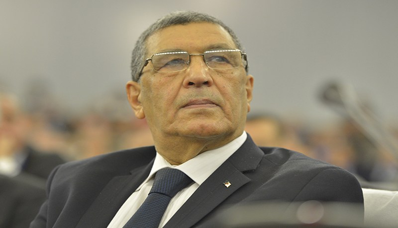 الوزير ماحي لتكوين إطارات زملائه